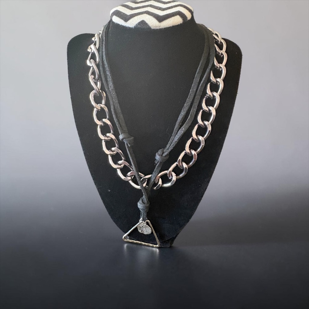 Paparazzi Silver Chunky Curb Chain and Triangle Tree Pendant Necklace Set NEW - Picture 3 of 5